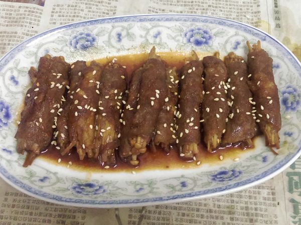 熟透後即可盛盤在撒上芝麻即可上桌囉！