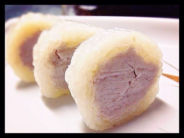 要吃時用刀抹水或油，切成2.5公分寬就完成了