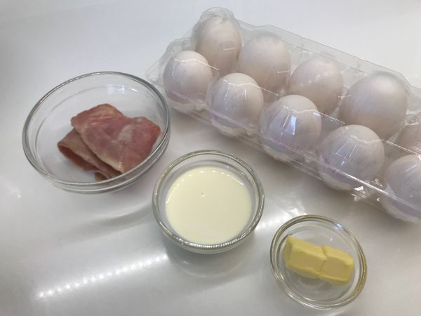 Mise en place: 準備好各項食材。