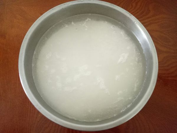 先將在來米泡水3個小時