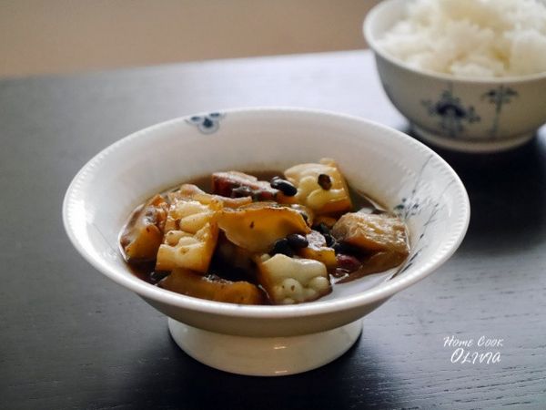 翻拌均勻後再於外鍋放一杯水，續煮至開關跳起（約15分鐘）。