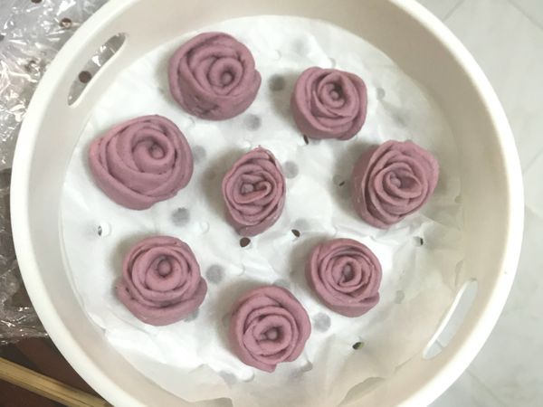 放入溫暖密閉空間作第二次發酵60分鐘，預留多點空間。