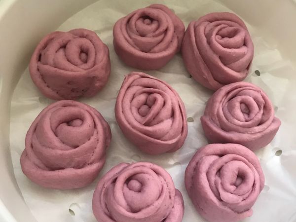 發酵完畢，玫瑰花體積成2倍，更好看了😍。