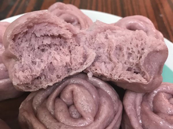 小饅頭內部組織柔軟、有嚼勁😋😋😋