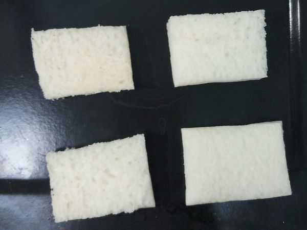 1.吐司去邊切塊