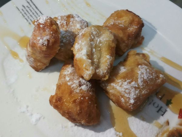 最後淋上楓糖.灑上糖粉就完成了