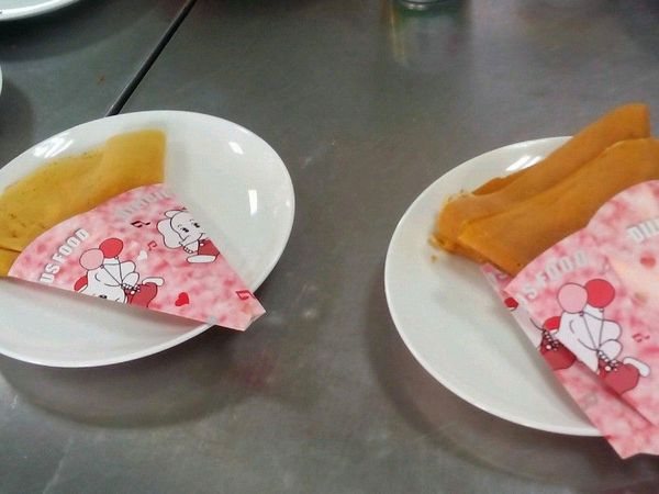 用好即可裝盒，記得吹風，皮才會更脆（這樣放著，熱氣散不掉，容易讓餅皮變濕變軟）。