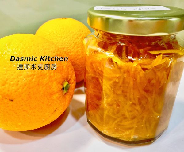 A.) 糖漬法：

自製糖漬橙皮雖然較費工，但是可以運用在許多料理中，如蛋糕、甜點、醬料、冰品、麵包等，運用範圍很廣...