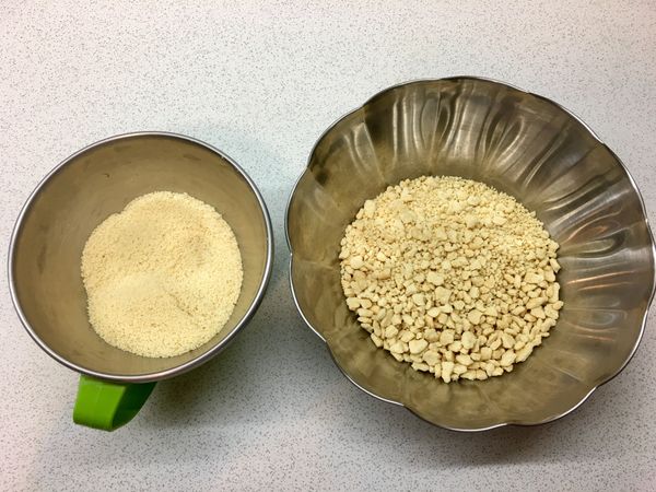 分成粗末極細末備用