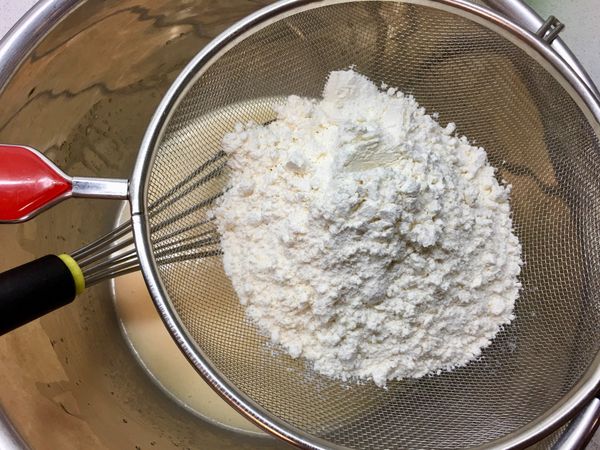 再加入過篩過麵粉 泡打粉