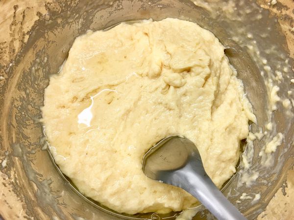 攪拌均勻後加入蘭姆酒拌勻