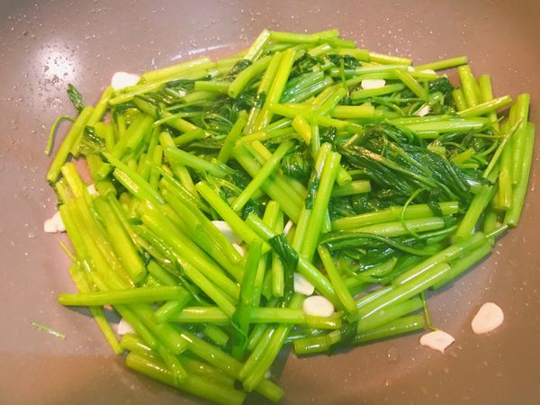 翻炒到軟即可。