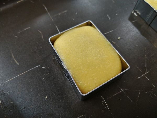 壓好壓滿的鳳梨酥。