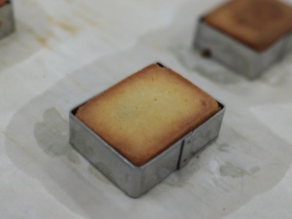 烤好的鳳梨酥。