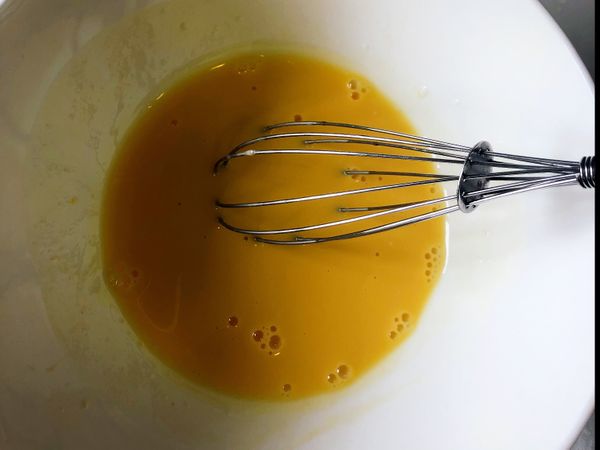 倒入所有食材 攪拌均勻