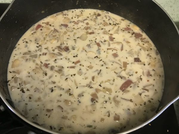 加入調味料（鹽，胡椒，義大利香料）