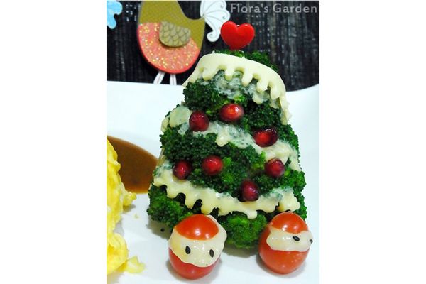 下雪的聖誕樹超美~~~~~~~~~~~~~~~~~~~~味^^