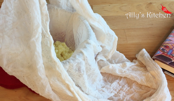 用紗布取出薑未的薑汁