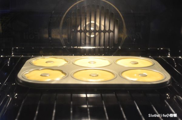烤箱預熱180度15-20分鐘(用蛋糕針測試沒有沾麵糊即可)