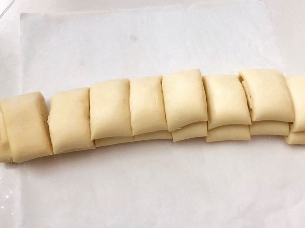 切7刀成8個愛心餅。