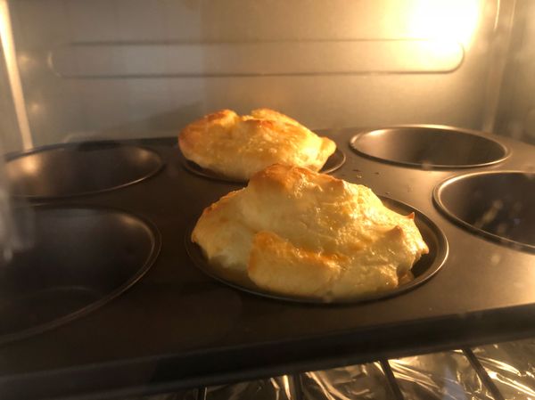 烤箱事先預熱至200度，烤15-20分鐘