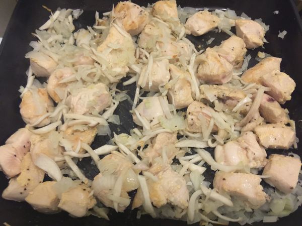 將鍋中食材拌勻