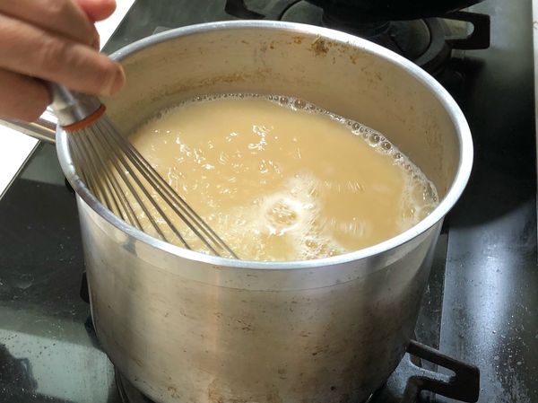 -用煮湯用柴魚、滾就關掉、過濾柴魚、留湯厎
-若用昆布需前一晚用常溫冷水泡
-半兩味噌泡一碗、六兩做12碗
-熱水味噌下去打云