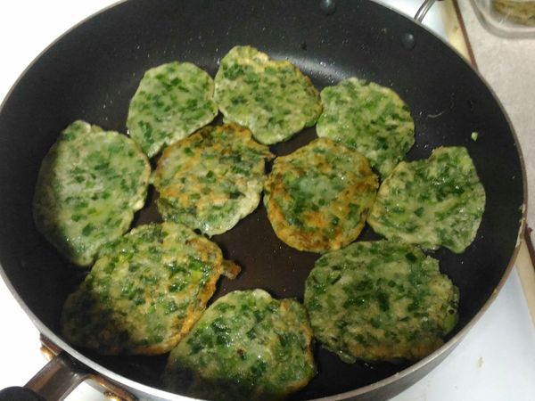 完成~~熱熱的沾醬油十分好吃