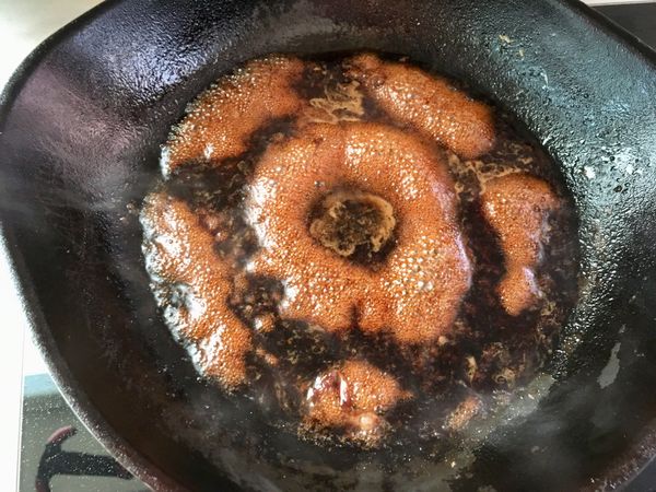 滾一下.這醬會焦底.要一直攪拌