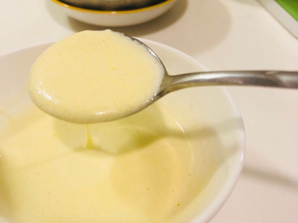 簡易沙拉醬全部材料喇一喇到均勻