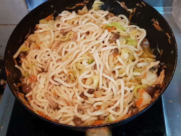 下烏龍麵拌炒