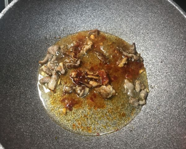 加水煮開，加糖調味