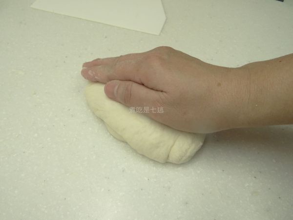 輕拍排氣，再翻面