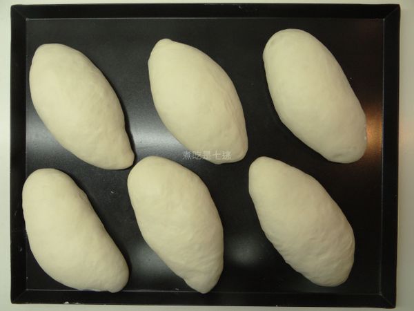 後發完成。(按壓麵團有痕跡，會回彈即鬆弛夠了；沒有彈力，就是過頭；很緊，感覺有作用力，再等一下)