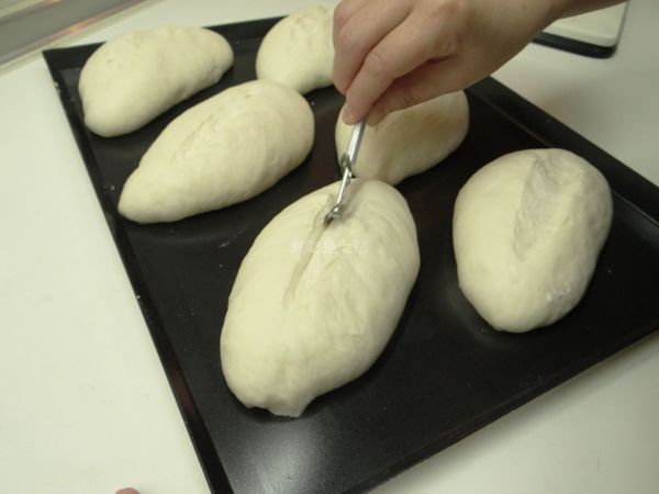 兩邊內側再各補一刀