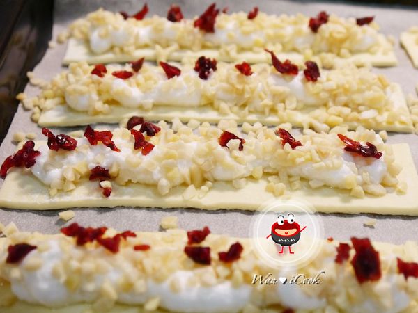 也可依個人喜好，撒上喜歡的堅果類或是蔓越莓菓。