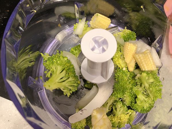 蔬菜類先切碎