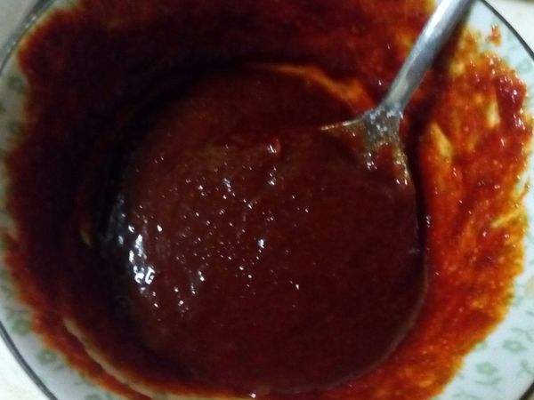 所有調味料拌均勻
喜歡辣一點的可多加辣粉  喜歡甜一點的可以多加糖