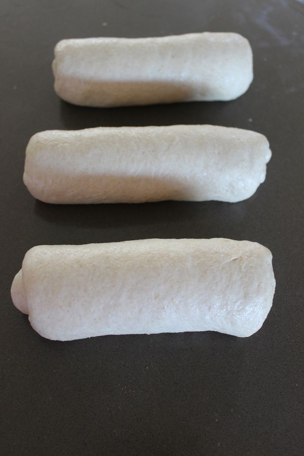 翻面,捲起(光滑面朝外),其他兩個也依序完成