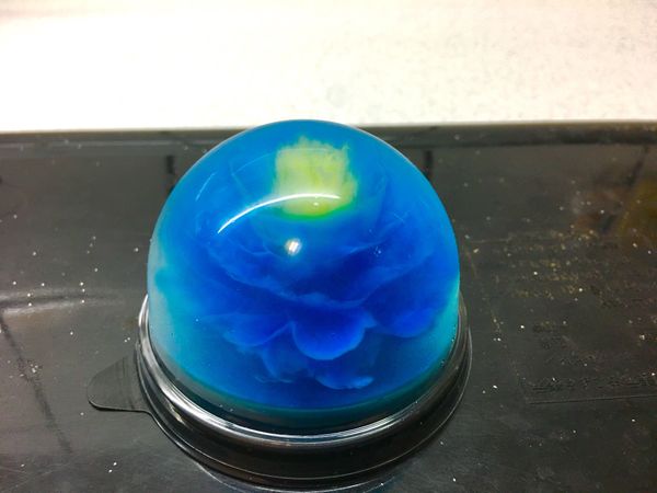 入冰箱冰鎮約5分後
再蓋上底座翻轉過來即可

ps成品要放冰箱保存