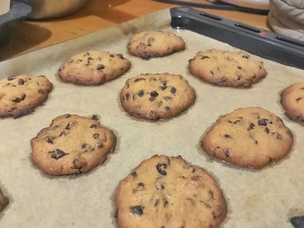 拿出來後放著放涼（可以放在冷卻架上～