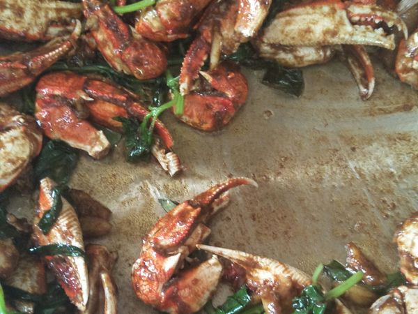 蟹腳醬汁收乾，即可。