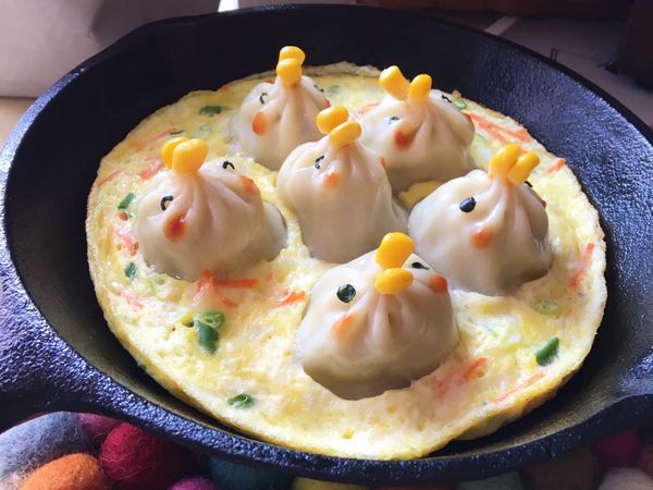 側面看。嘟嘟嘴好可愛