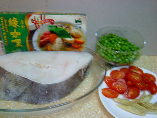 準備食材:洗淨[主菜][配菜]小蕃茄.玉米筍切片