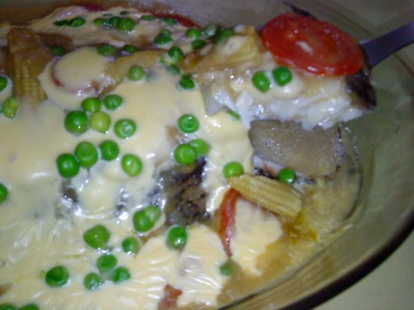 盛起加上[配菜]碗豆仁擺盤，即可享用美味啦~~