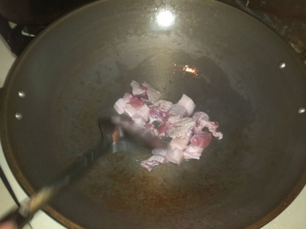 炒熟五花肉