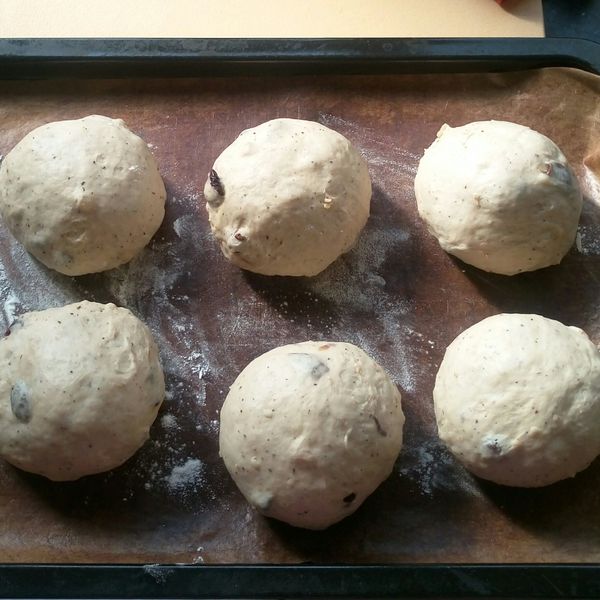 麵糰分6小糰，滾圓鬆弛10分