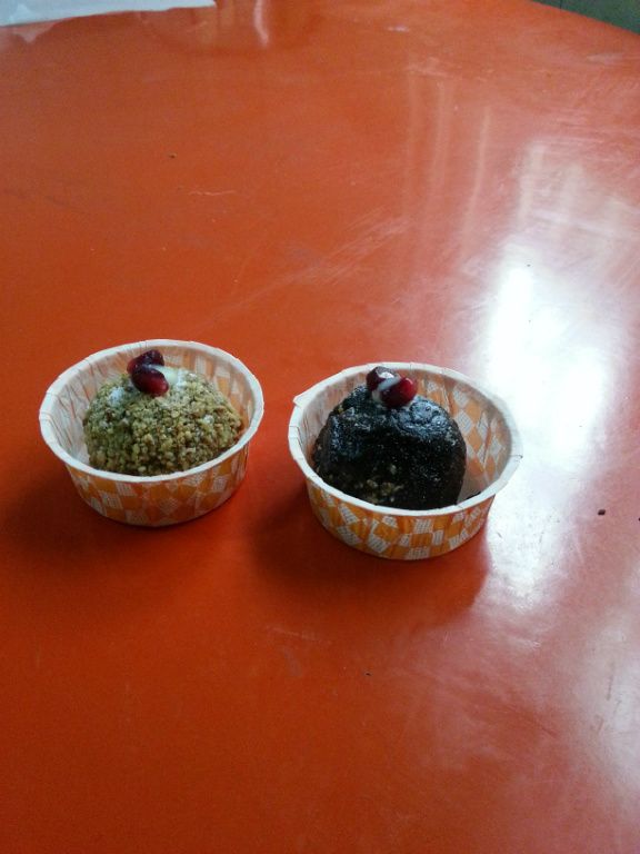 裹上蛋黃後 整顆外層沾花生粉 ,進烤箱烤15分鐘