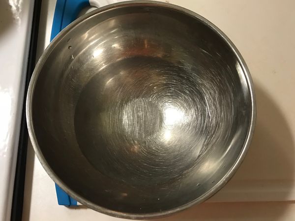 鍋子裏加熱開水稍微拌一下開始依序添加調味料拌炒