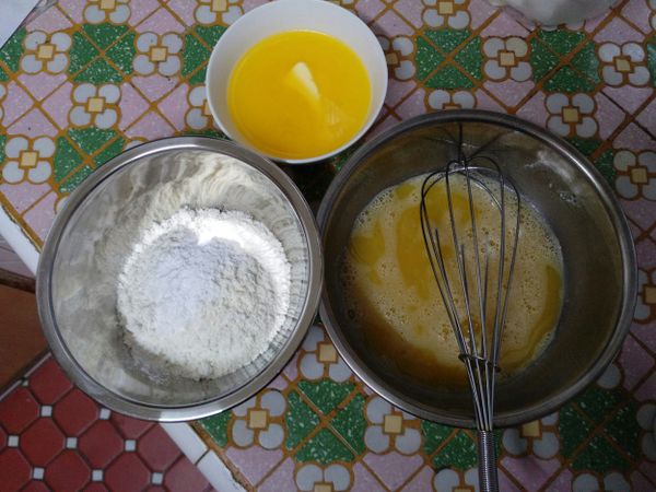 備好材料，粉類過篩